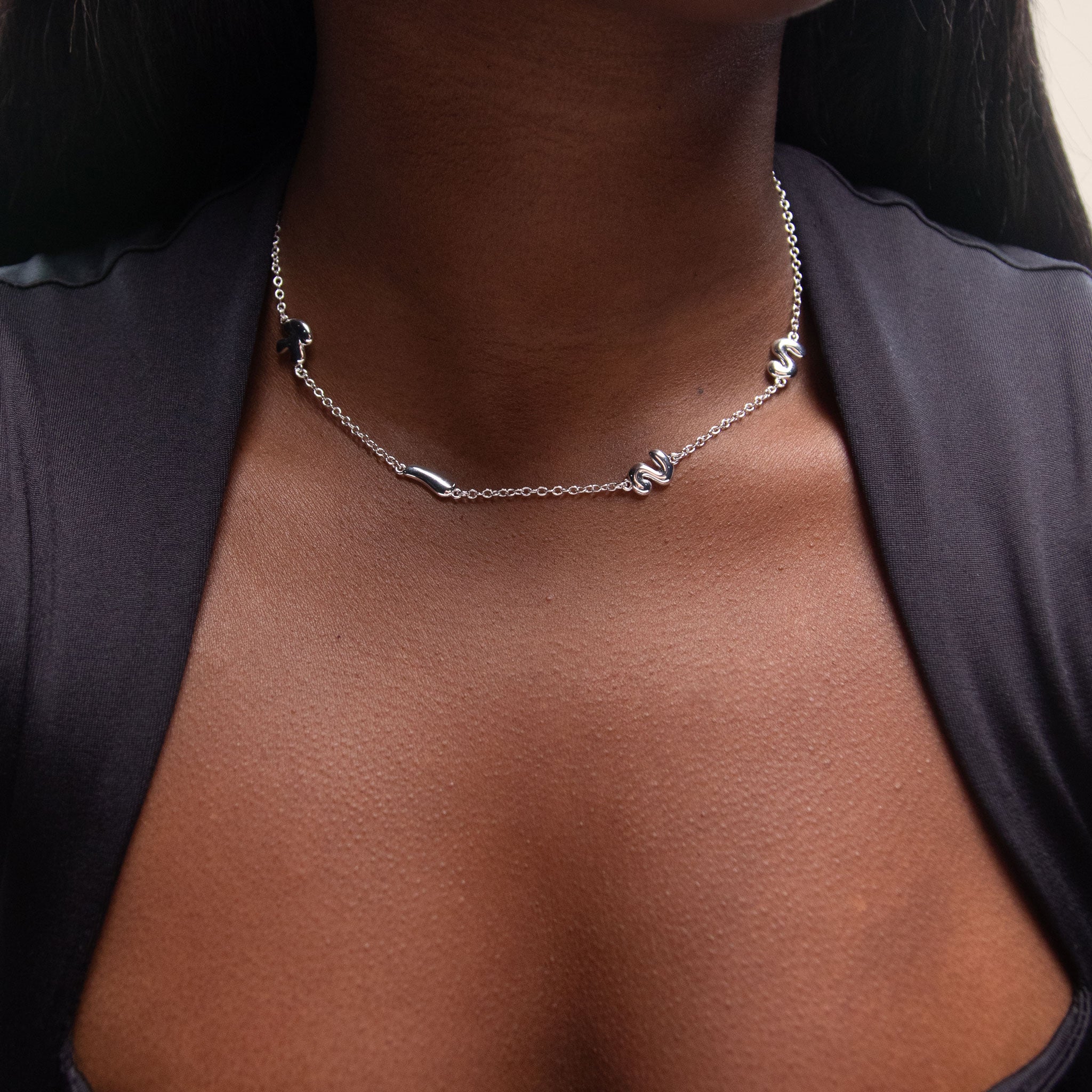 Kiss Short Chain Necklace in Silver